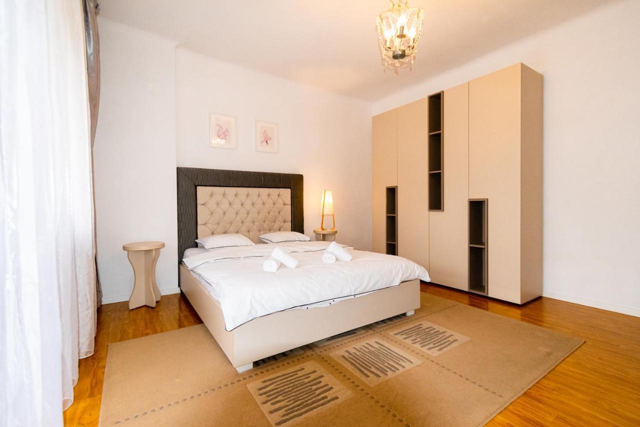 Ardor Apt - Bright And Secluded Apartment In The Heart Of Old Town Braşov Exterior foto